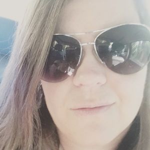 Meet your Posher, Kristin